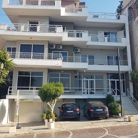 Olivias Apartments City Center Sarandë エクステリア 写真