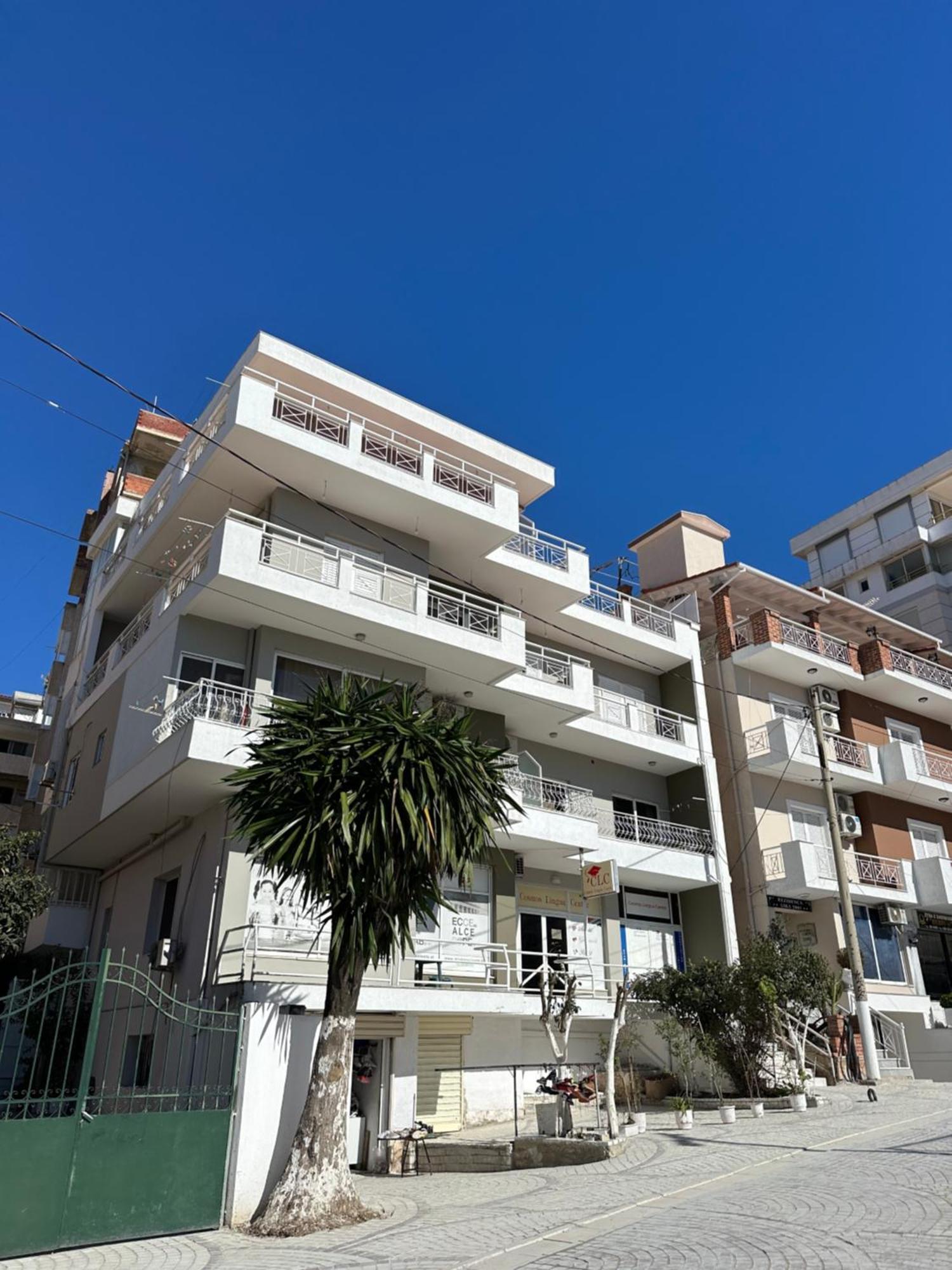 Olivias Apartments City Center Sarandë エクステリア 写真