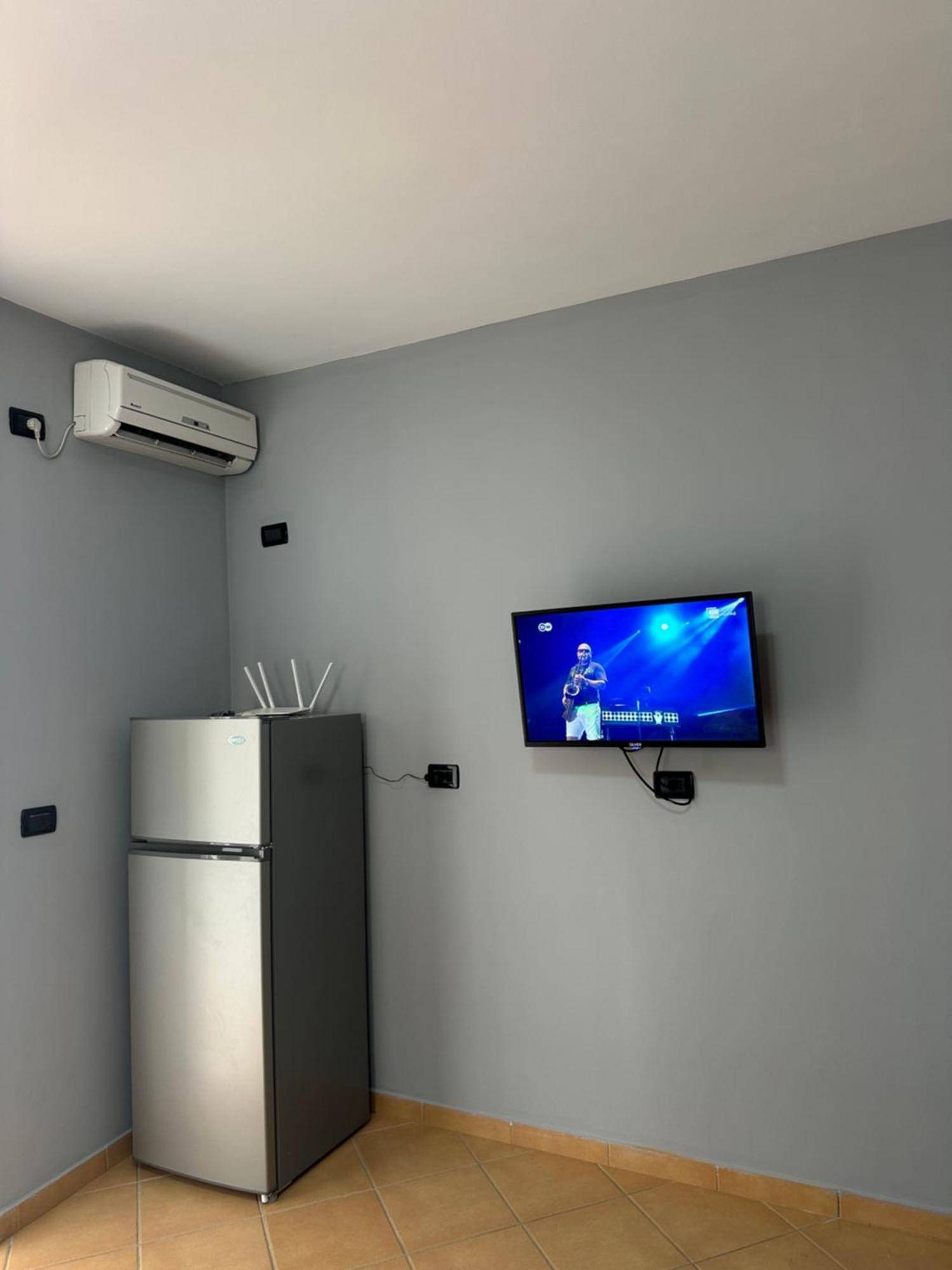 Olivias Apartments City Center Sarandë エクステリア 写真
