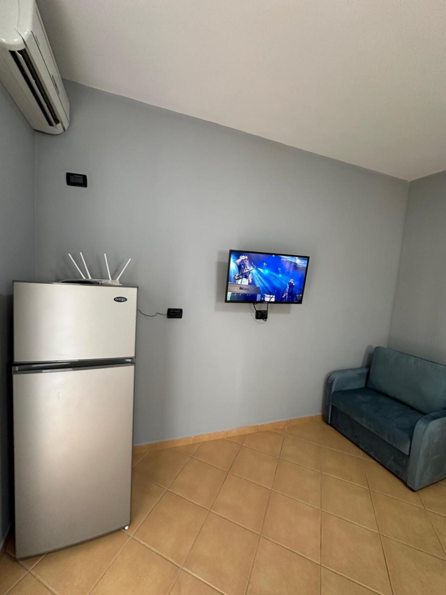 Olivias Apartments City Center Sarandë エクステリア 写真