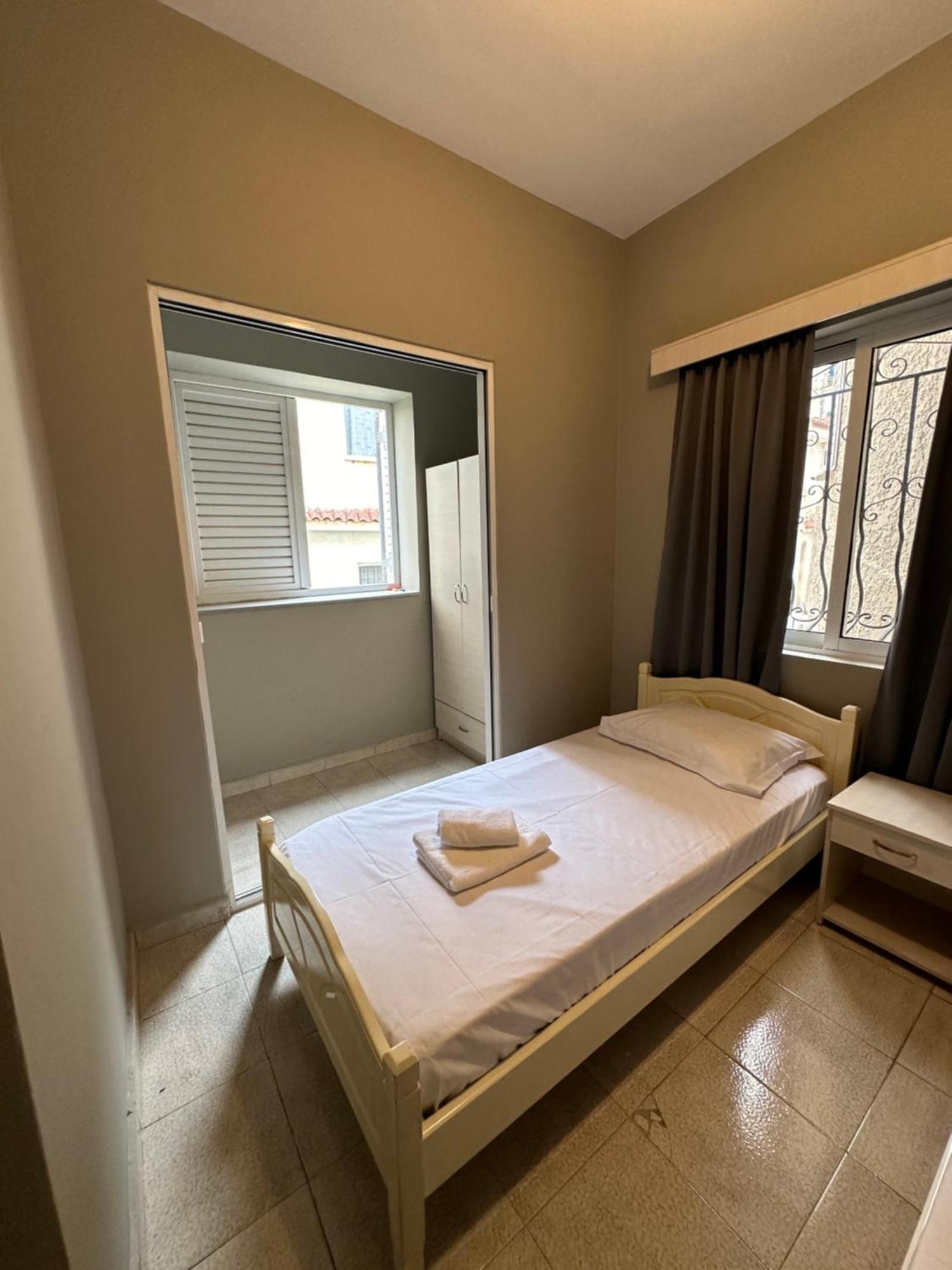 Olivias Apartments City Center Sarandë エクステリア 写真