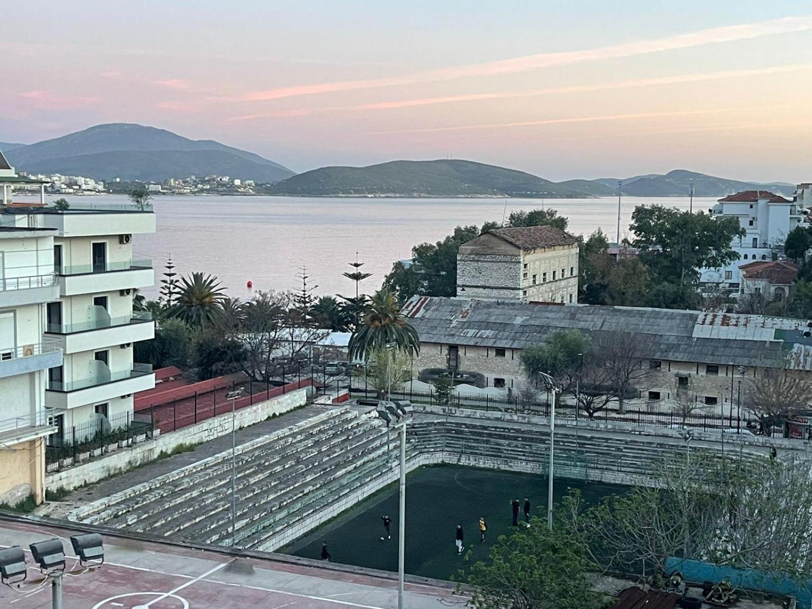 Olivias Apartments City Center Sarandë エクステリア 写真