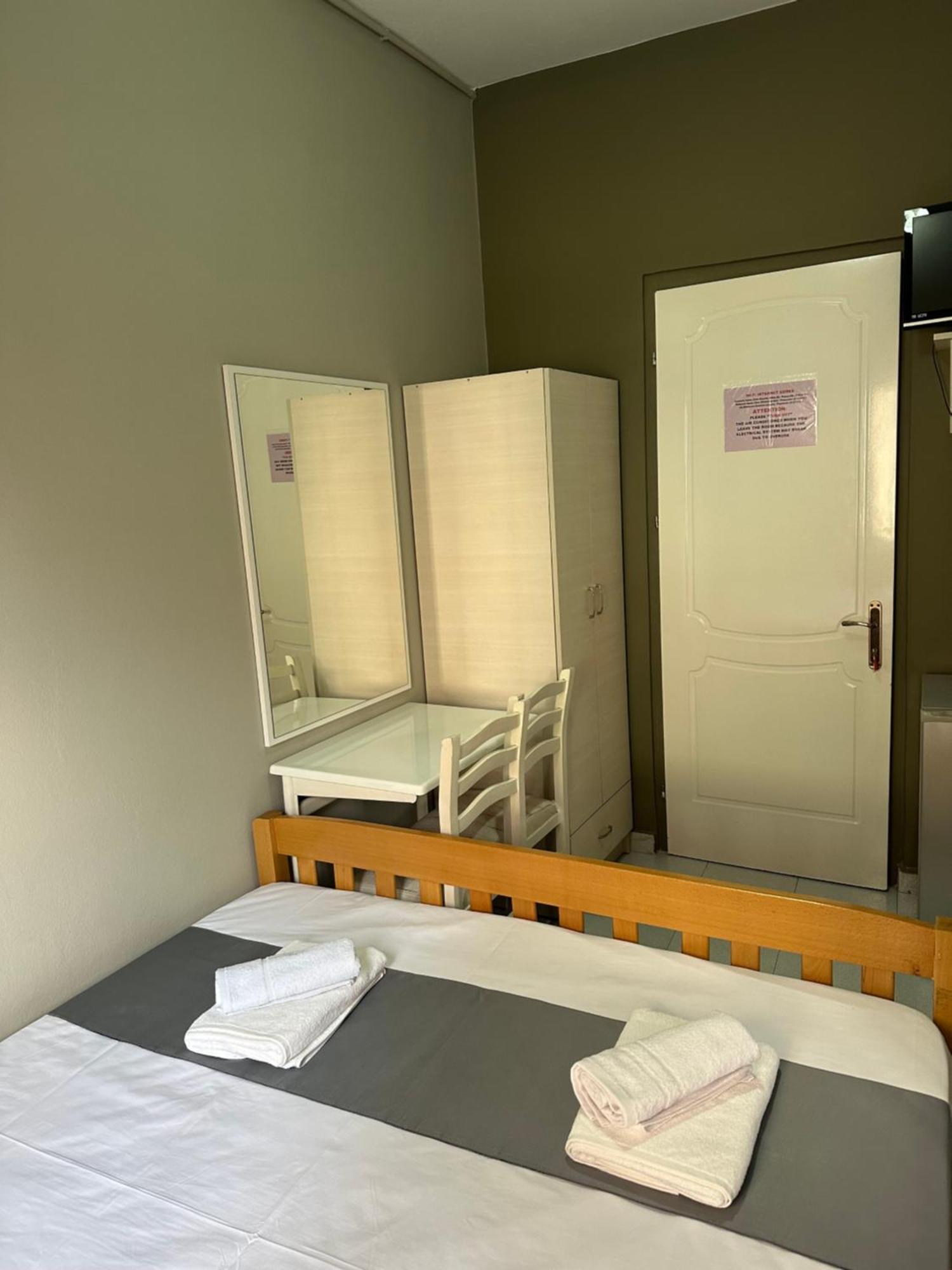 Olivias Apartments City Center Sarandë エクステリア 写真