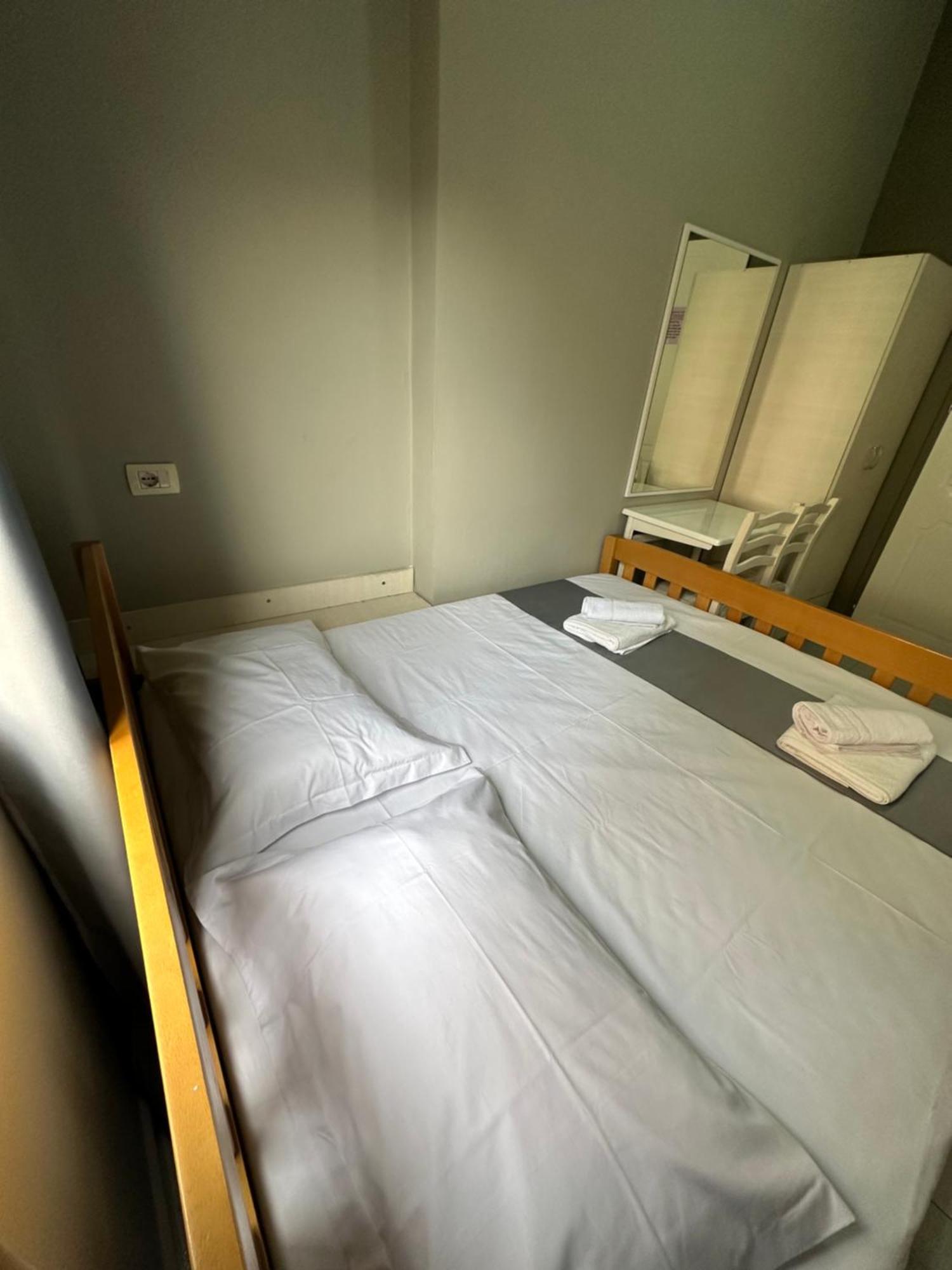 Olivias Apartments City Center Sarandë エクステリア 写真