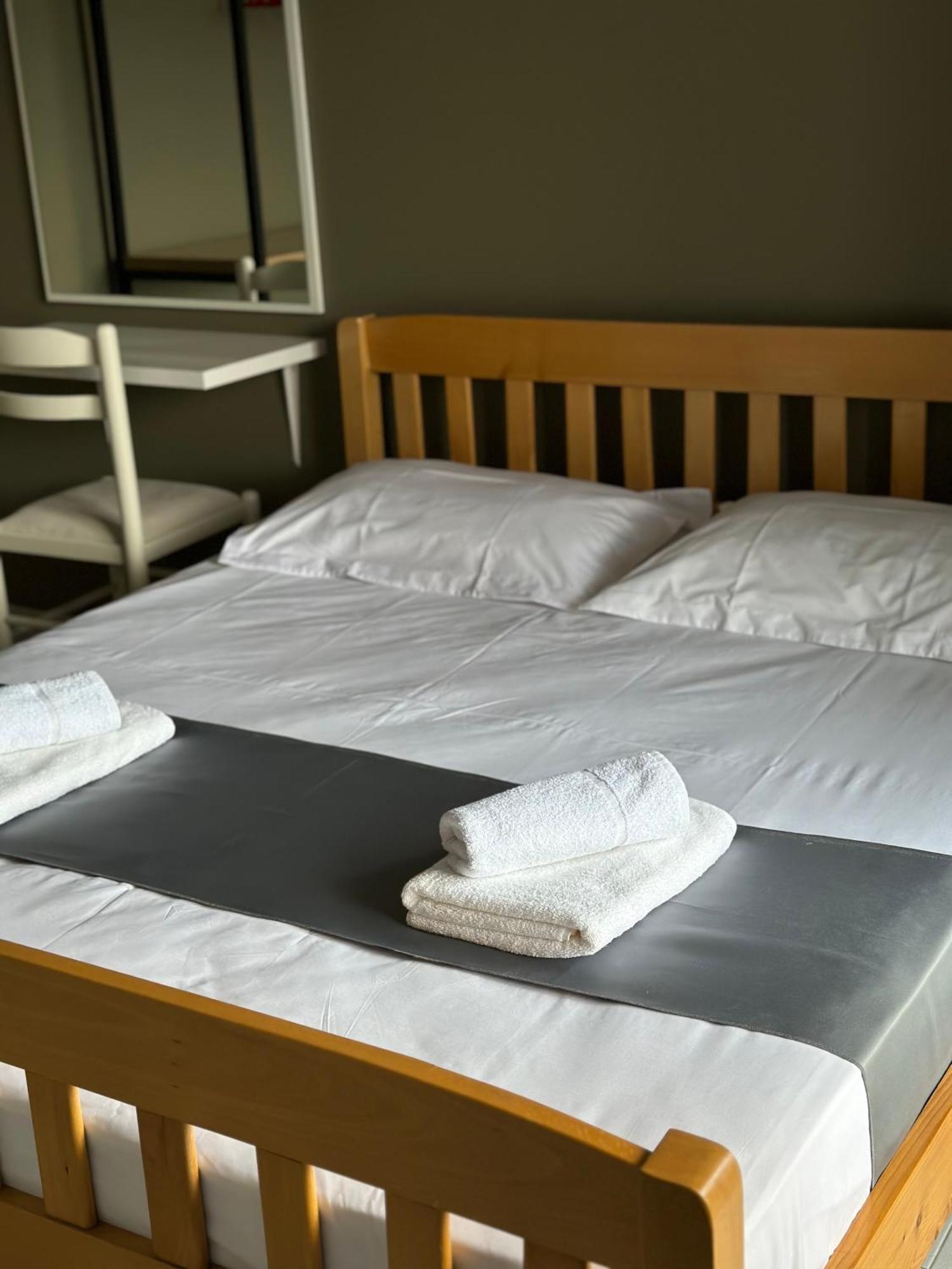 Olivias Apartments City Center Sarandë エクステリア 写真