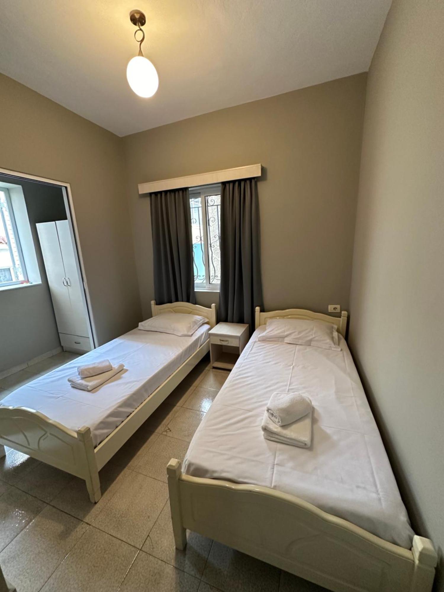 Olivias Apartments City Center Sarandë エクステリア 写真