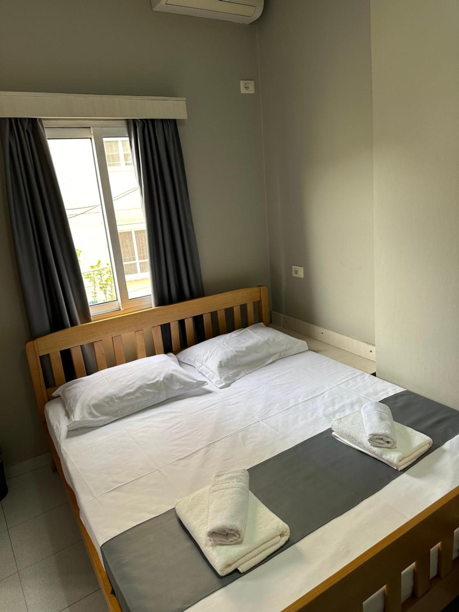Olivias Apartments City Center Sarandë エクステリア 写真