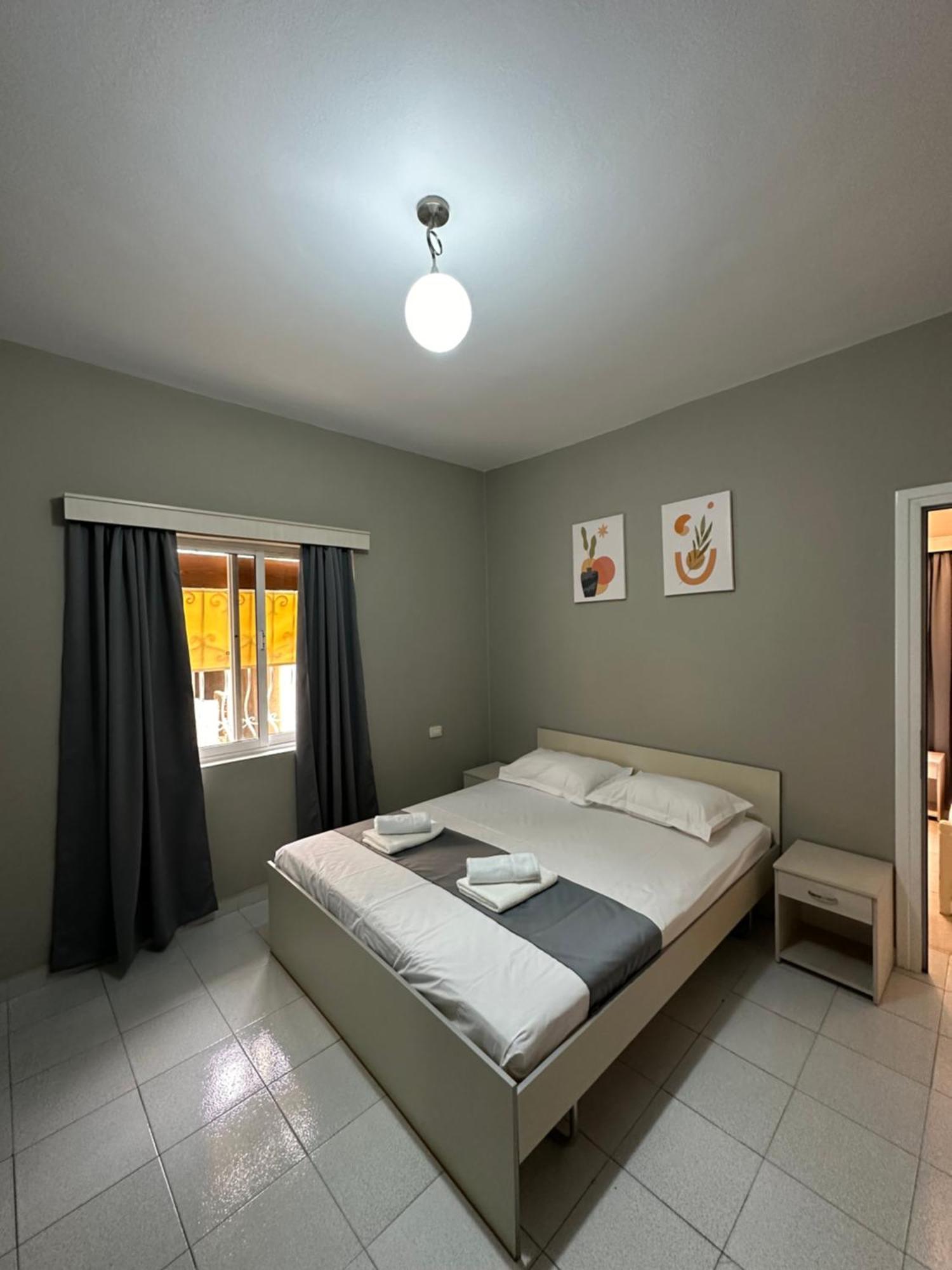 Olivias Apartments City Center Sarandë エクステリア 写真